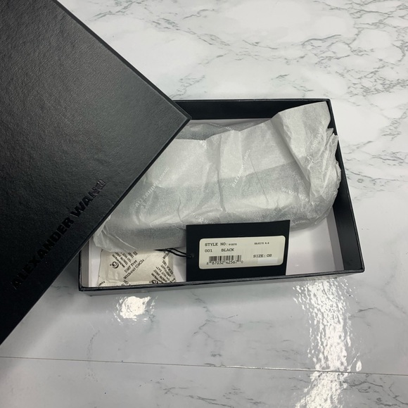 AW EMBOSSED SUNGLASSES CASE - Picture 2 of 8